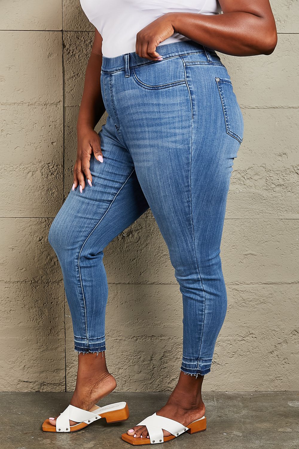 Judy Blue Janavie Full Size High Waisted Pull On Skinny Jeans - JEANS - Blue